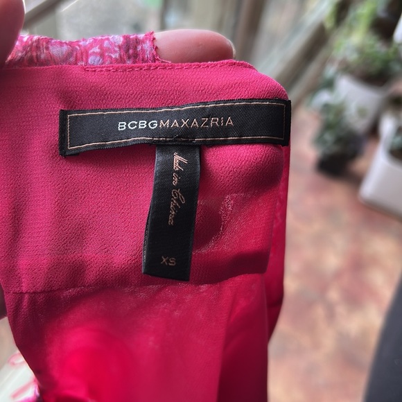 BCBGMAXIRIA Ruffled Pink Snake Skin Halter Top witha Button Up Back Size XS. - Picture 10 of 15